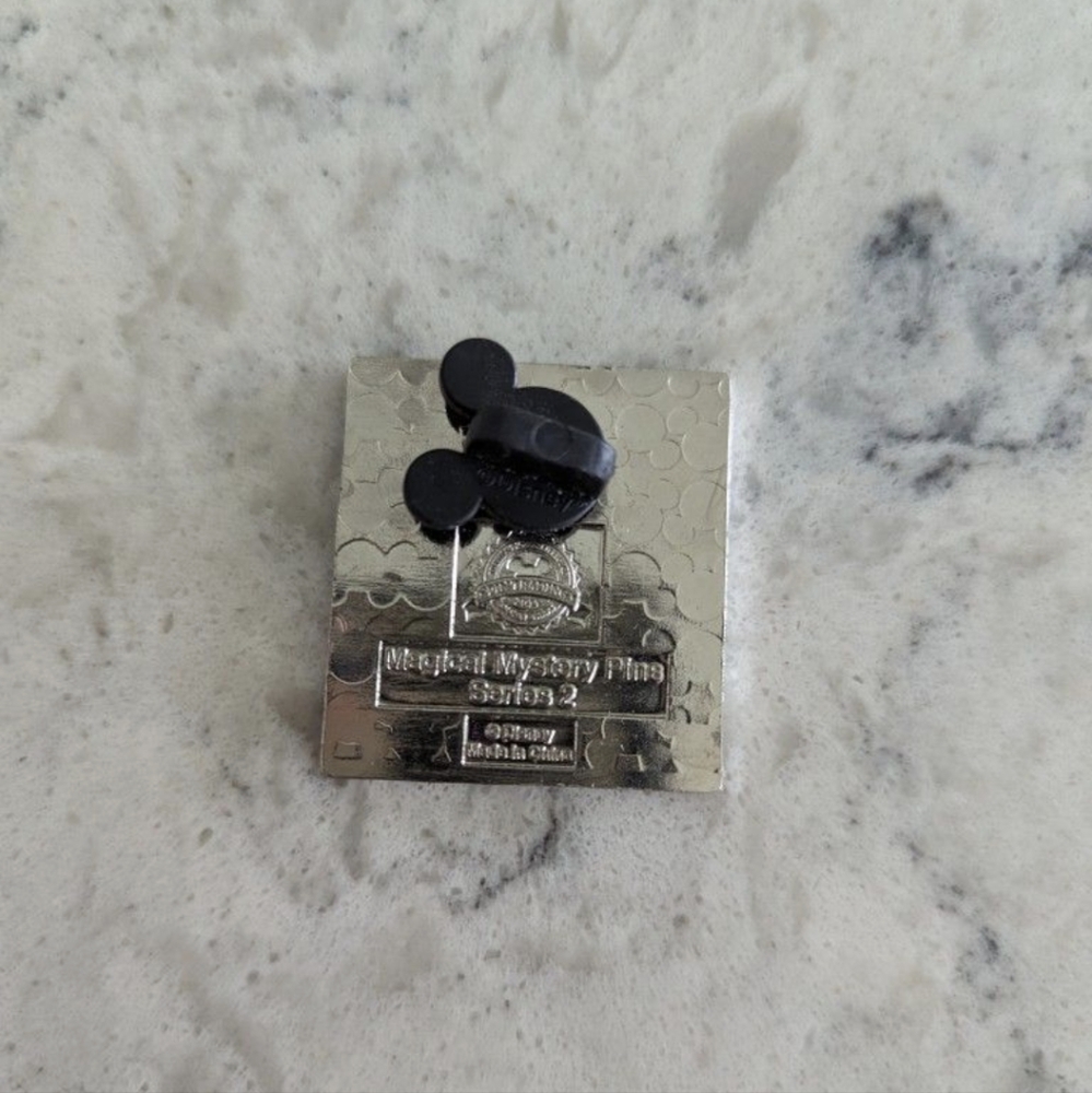 Chip Disney Pin - Picture 2 of 2